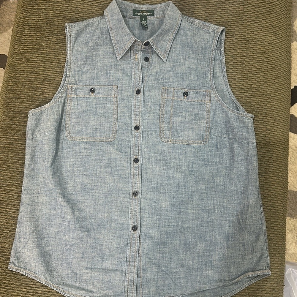Lauren by Ralph Lauren sleeveless denim look blouse, button up, collar size L